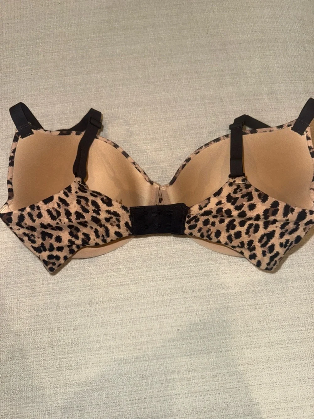 SKIMS Fits Everybody T-Shirt Bra | Sienna Jaguar Print - Picture 2 of 3